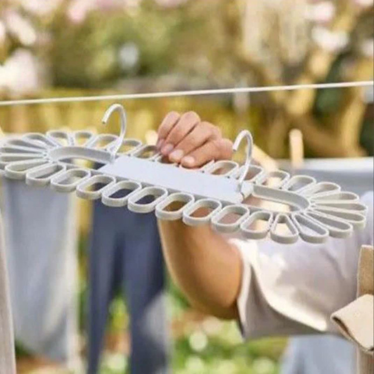 آویز خشکنی جوراب و لباس زیر