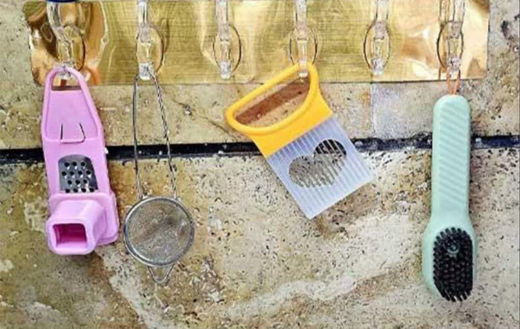 آویز دیواری چسبی طلایی 6 شاخه